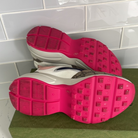 Beautiful Gucci sneakers 6.5 US 37 EUR almost like new authentic - Picture 6 of 11